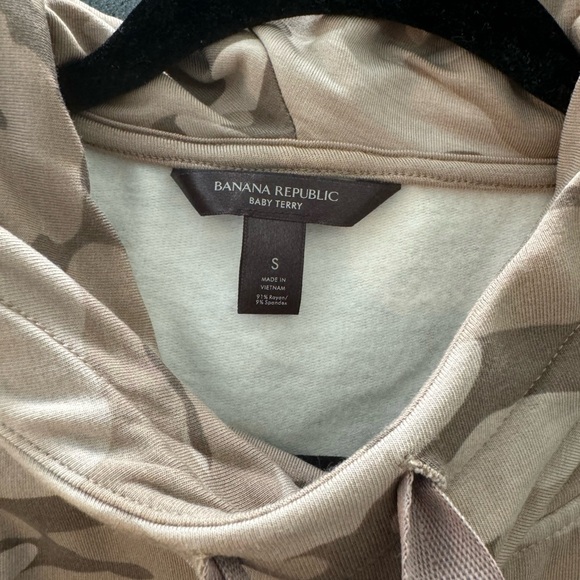 Banana Republic cargo pants/hoodie with pockets. Size small - Picture 4 of 6